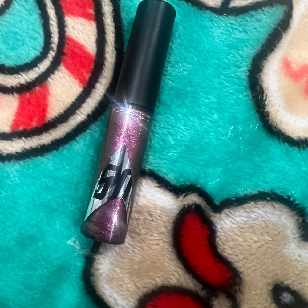 MAC Star Trek Collection Lipglass in Khaaannnn!